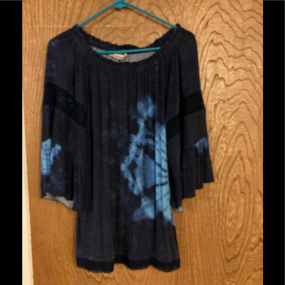 Blue sleeve flair tie dye top